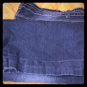 A nice pair jean capris